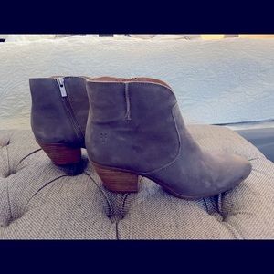 Gray Leather FRYE boots!!! Only worn once!